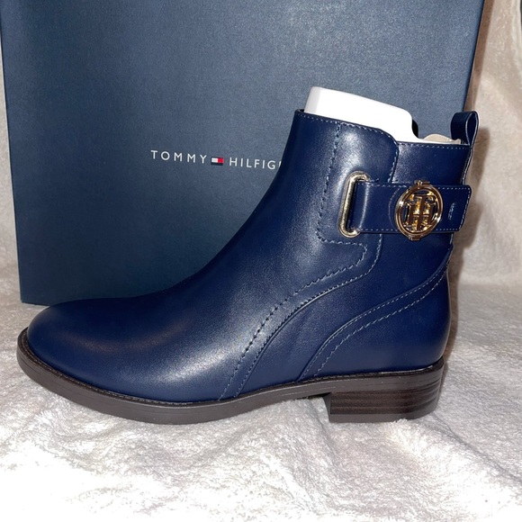 Women’s Tommy Hilfiger Booties- Size 6 - Picture 3 of 7